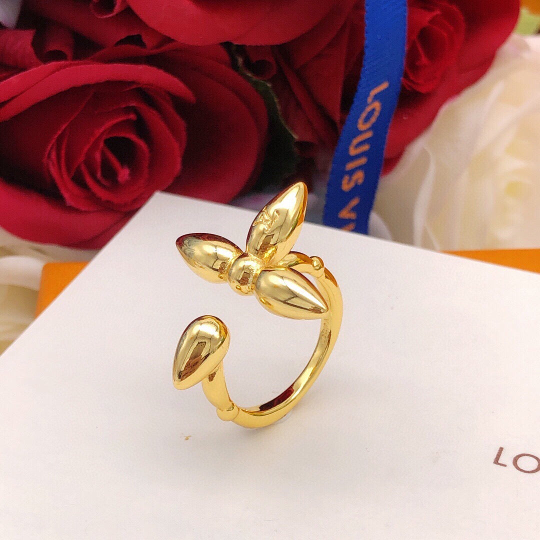 Martin Graham ring in polished metal-tone – side detail