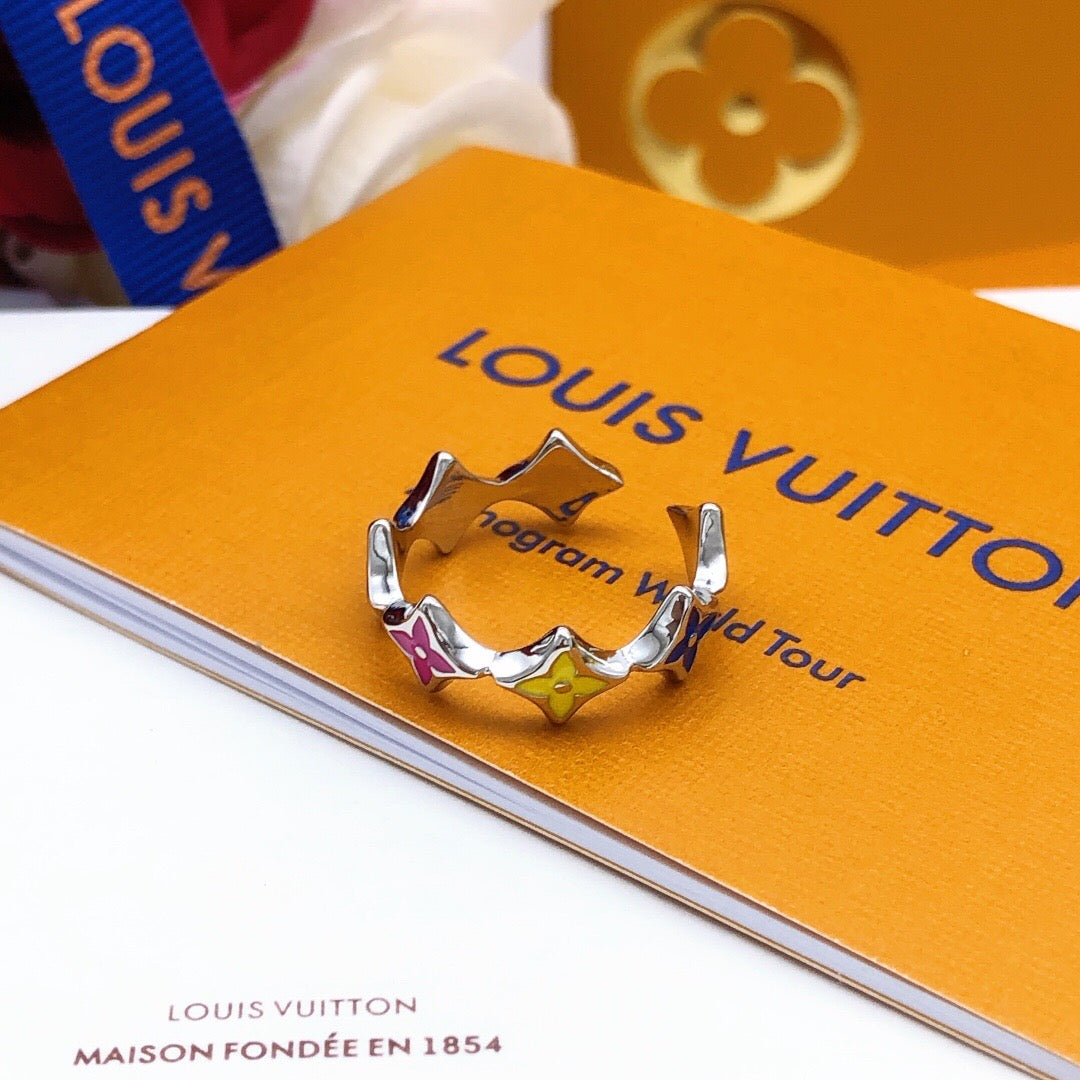 Martin Graham ring in polished metal-tone – detail view