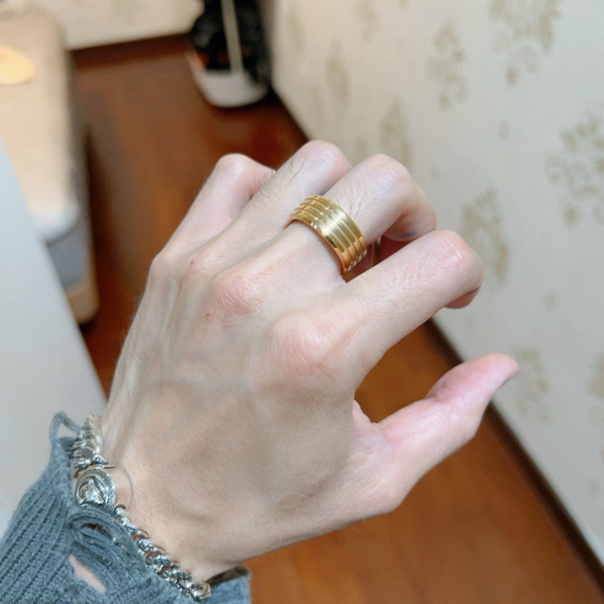 Martin Graham ring in polished metal-tone – detail view