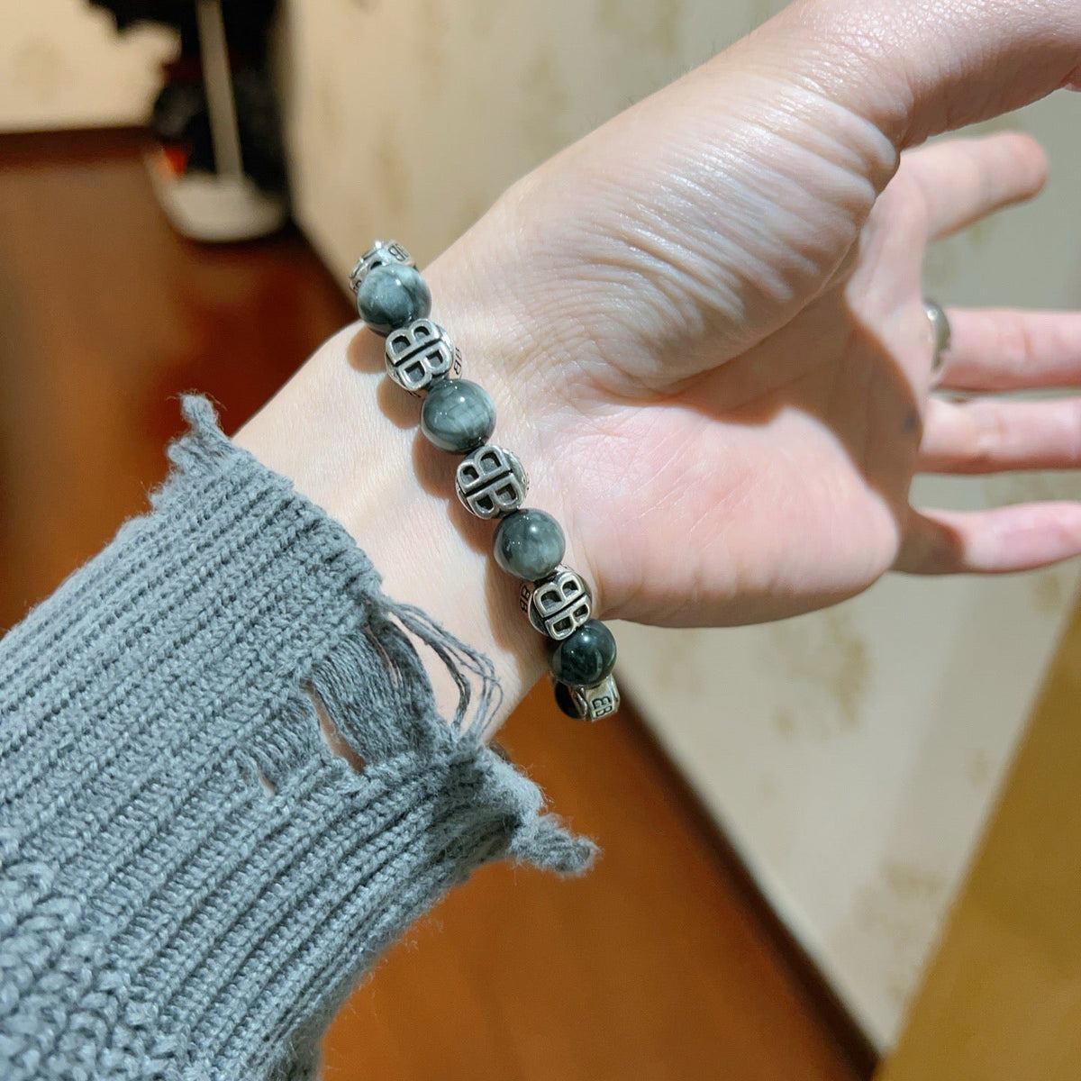 Martin Graham bracelet in polished metal-tone – side detail