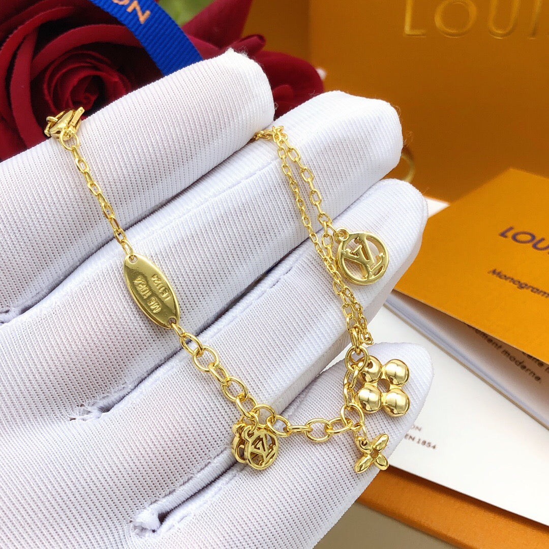 Martin Graham bracelet in polished metal-tone – detail view