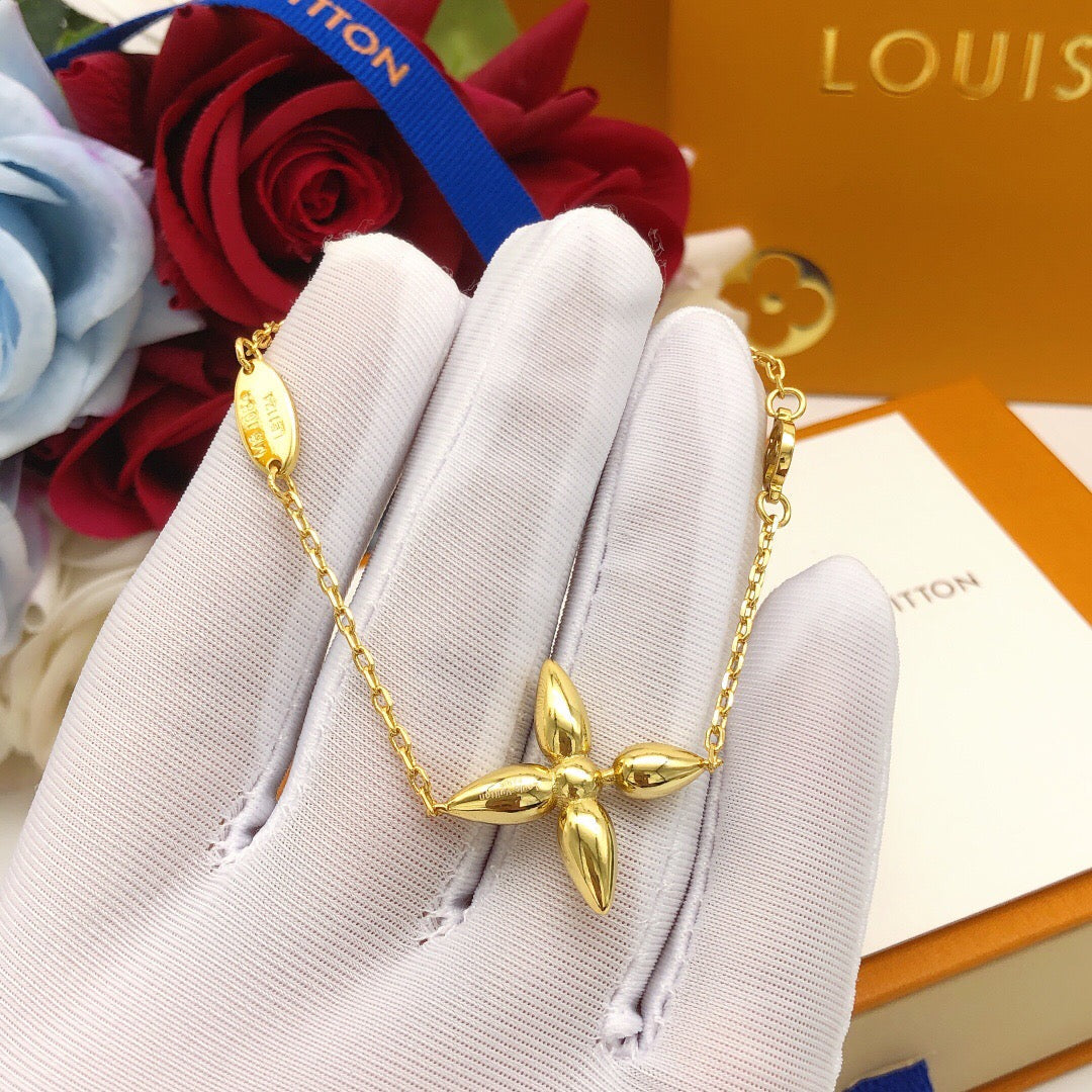 Martin Graham bracelet in polished metal-tone – detail view