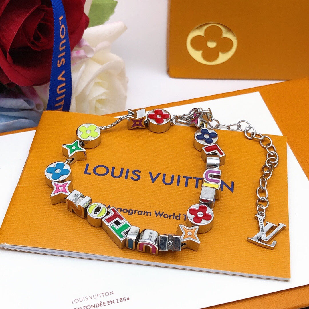 Martin Graham bracelet in polished metal-tone – close-up detail