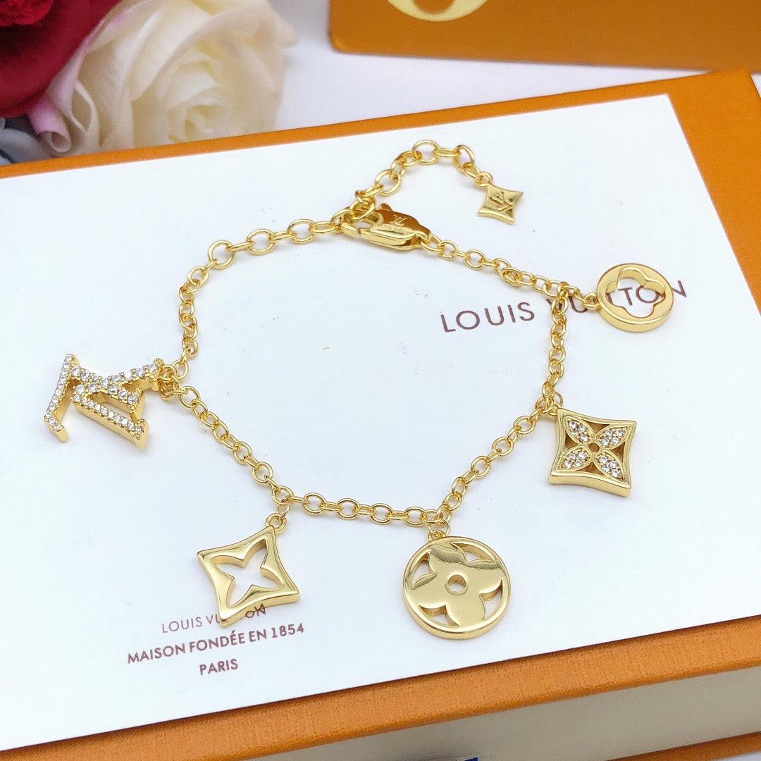 Martin Graham bracelet in polished metal-tone – detail view