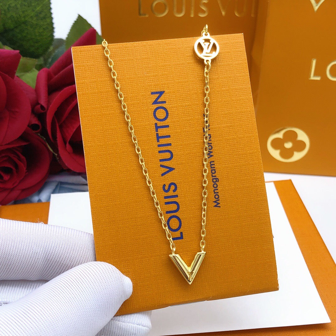 Martin Graham pendant necklace in polished metal-tone – side detail