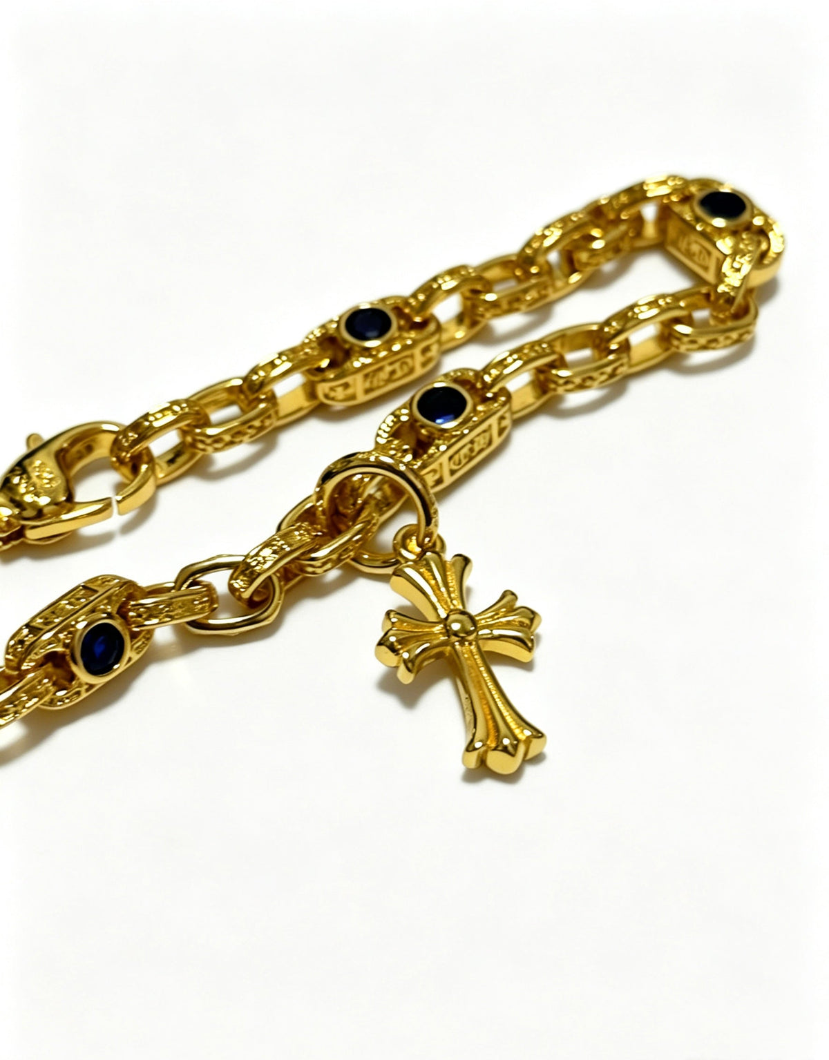 Martin Graham bracelet in polished metal-tone – close-up detail
