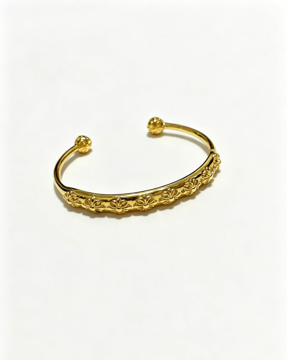 Martin Graham bangle in polished metal-tone – side detail