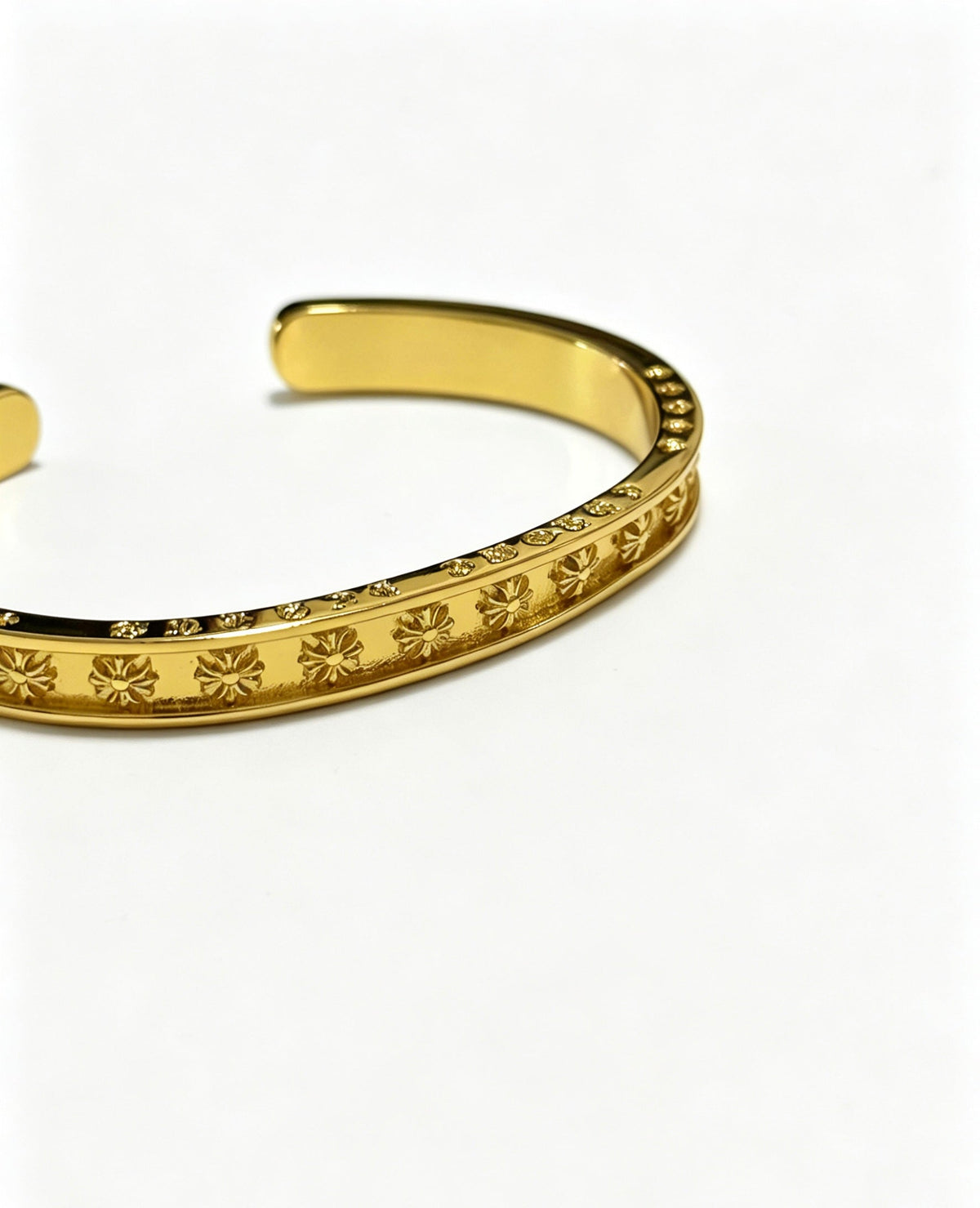 Martin Graham bracelet in polished metal-tone – side detail