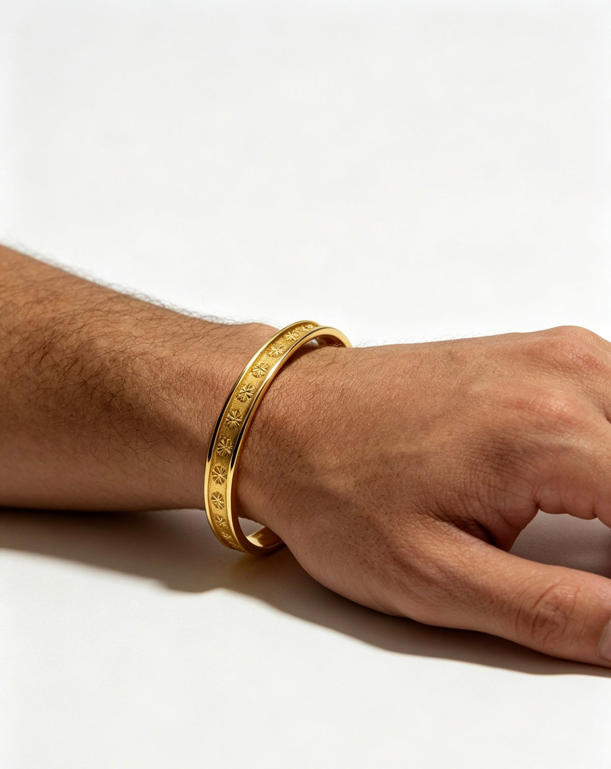 Martin Graham bracelet in polished metal-tone – detail view
