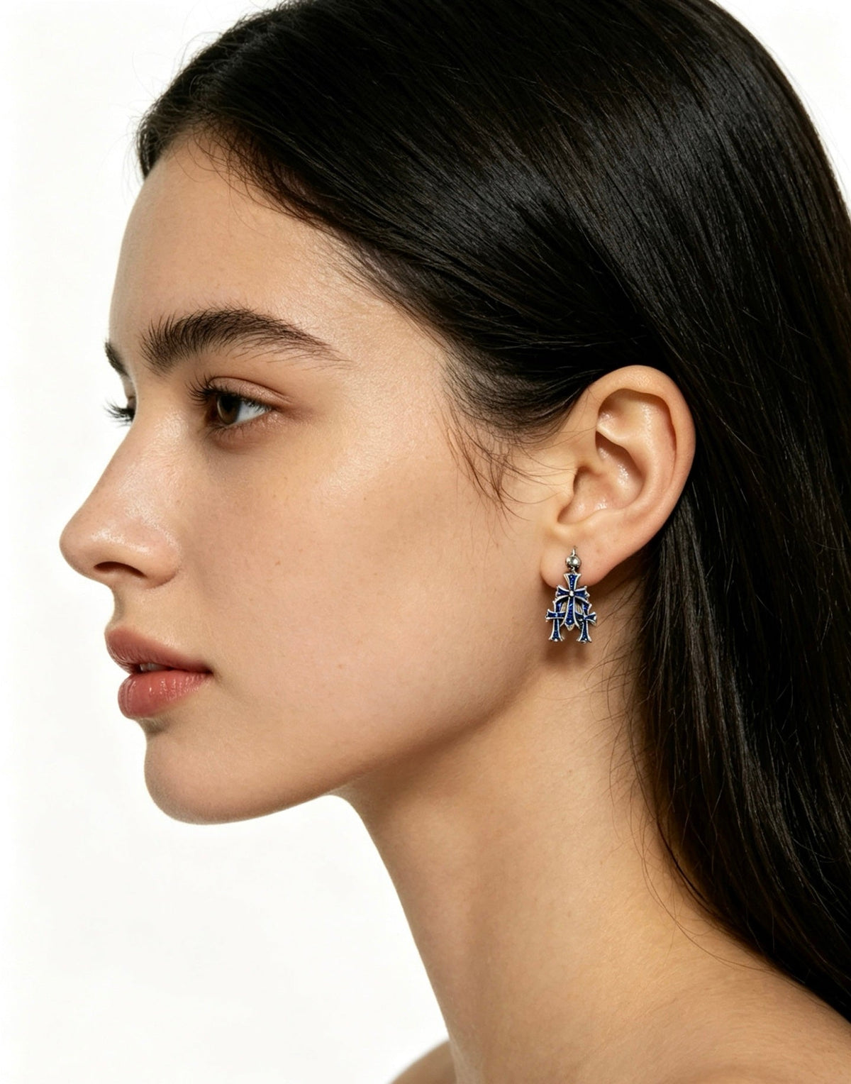 Martin Graham earrings in polished metal-tone – detail view