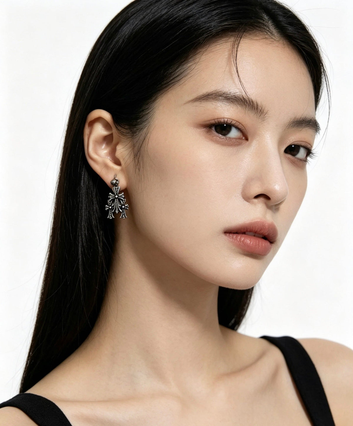 Martin Graham earrings in polished metal-tone – detail view