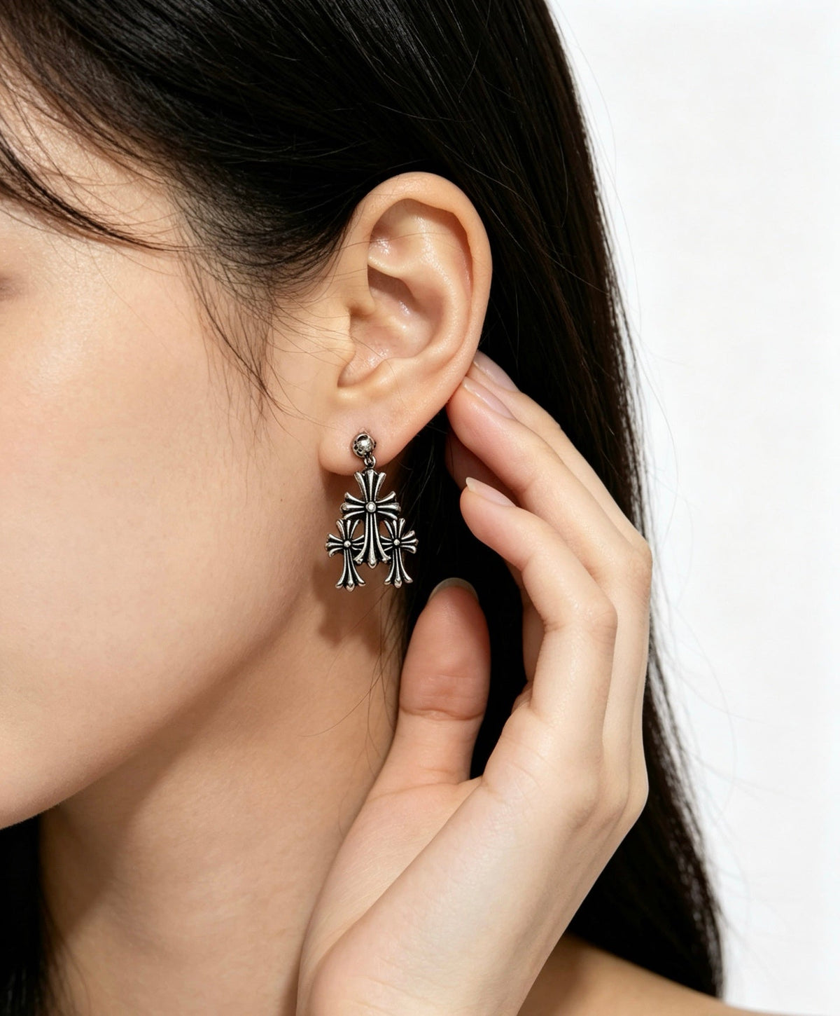 Martin Graham earrings in polished metal-tone – detail view