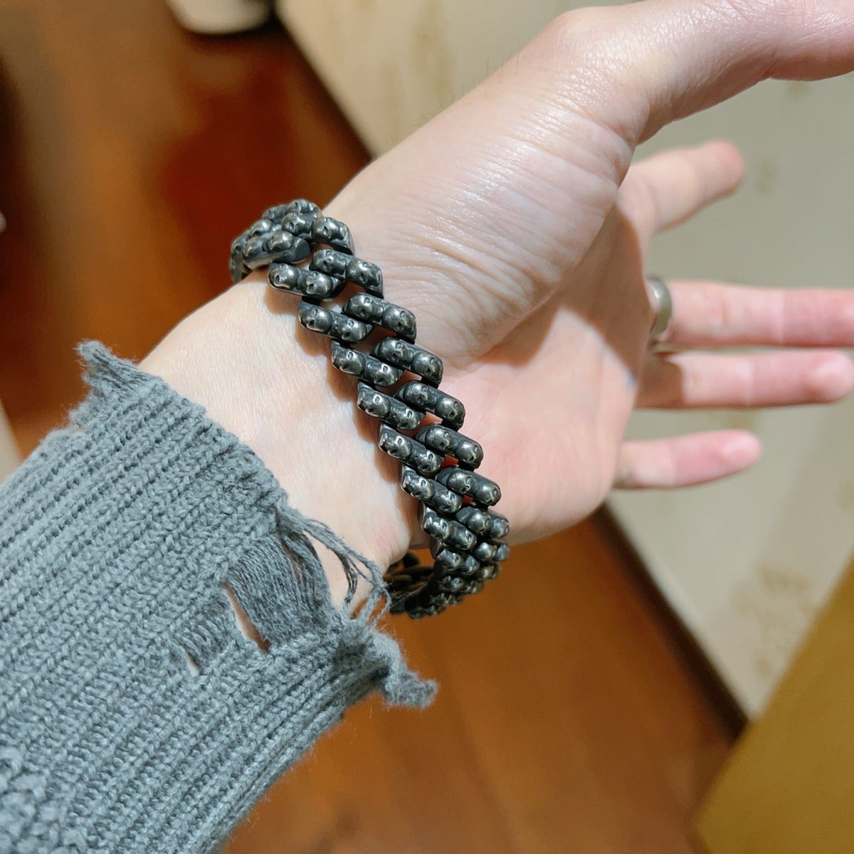 Martin Graham bracelet in polished metal-tone – side detail