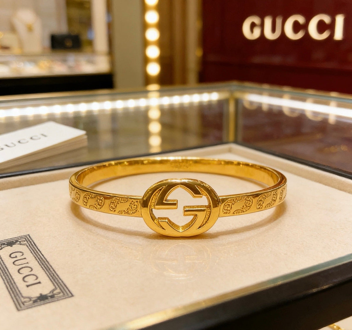 Martin Graham bangle in polished metal-tone – detail view