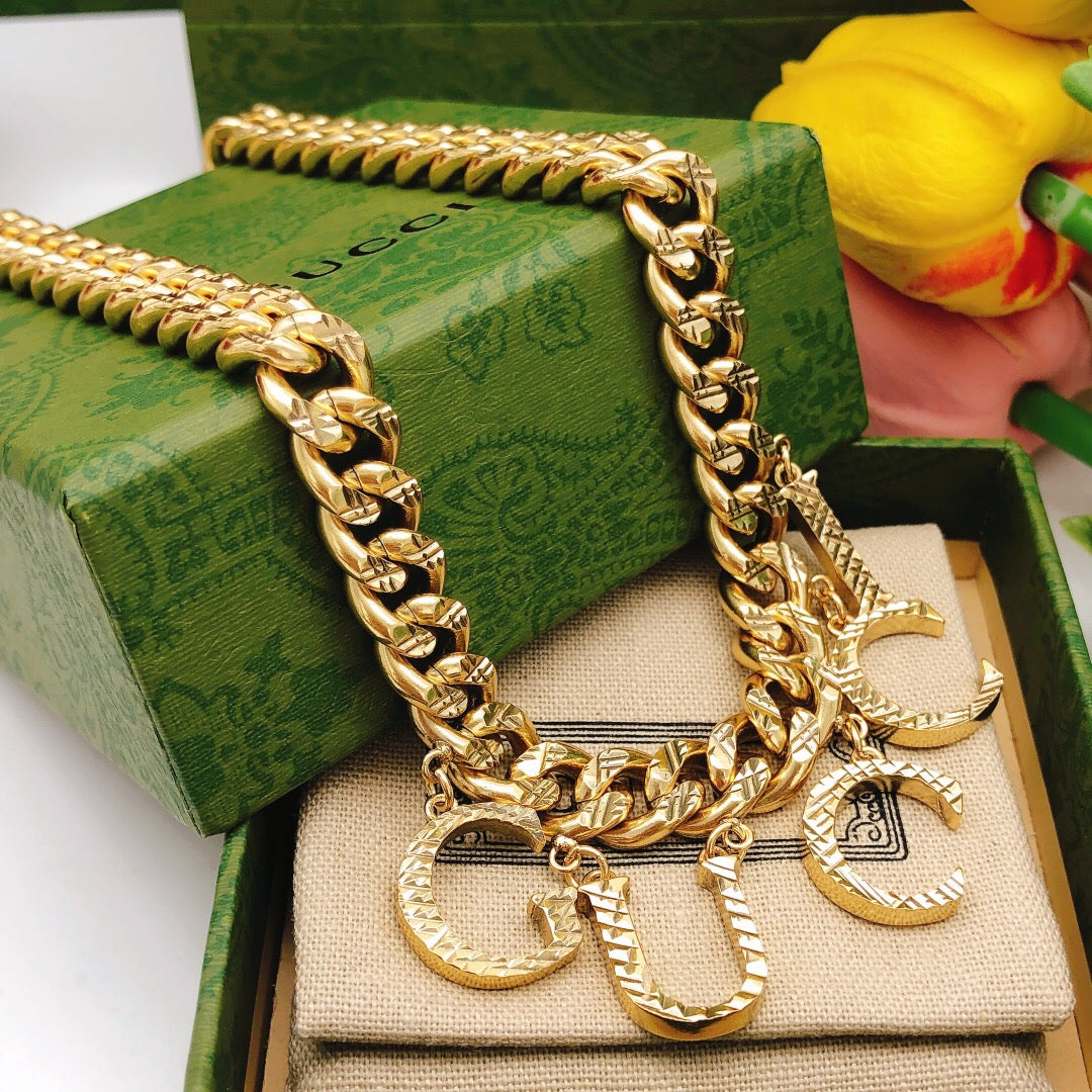 Martin Graham bracelet in polished metal-tone – detail view