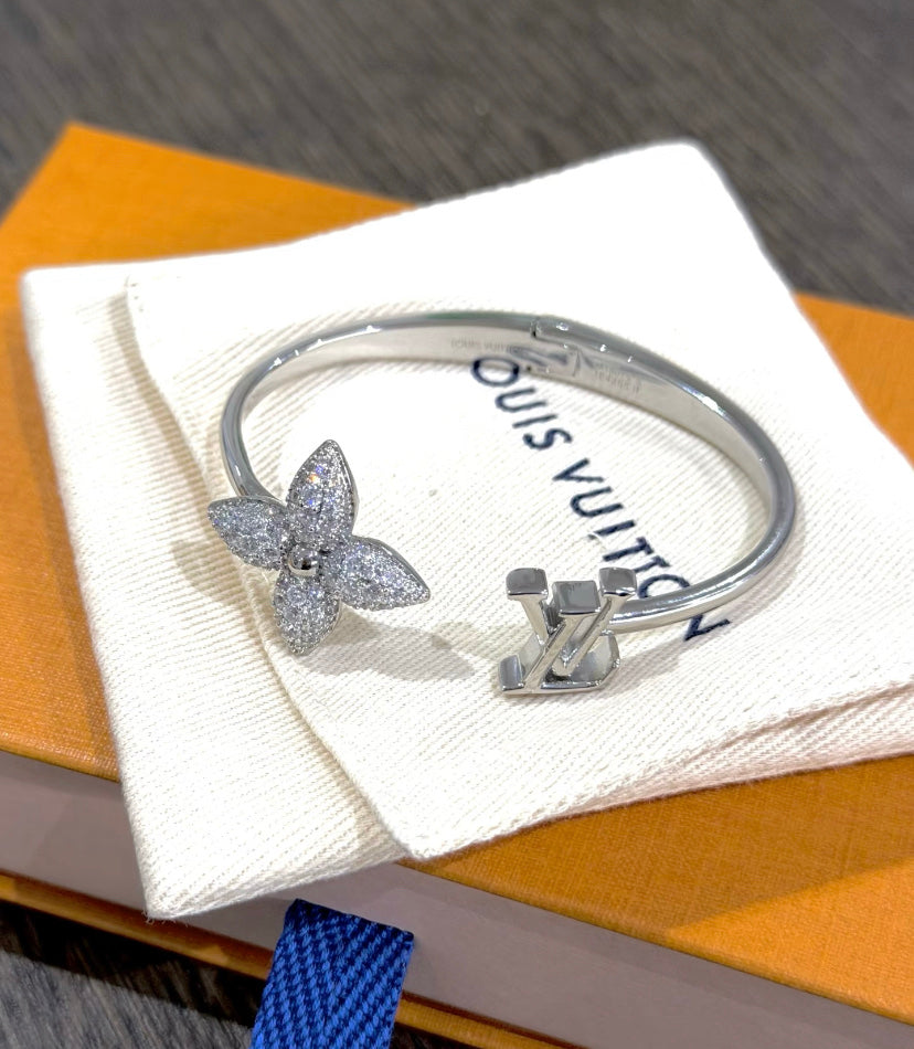 Martin Graham bangle in polished metal-tone – front product view