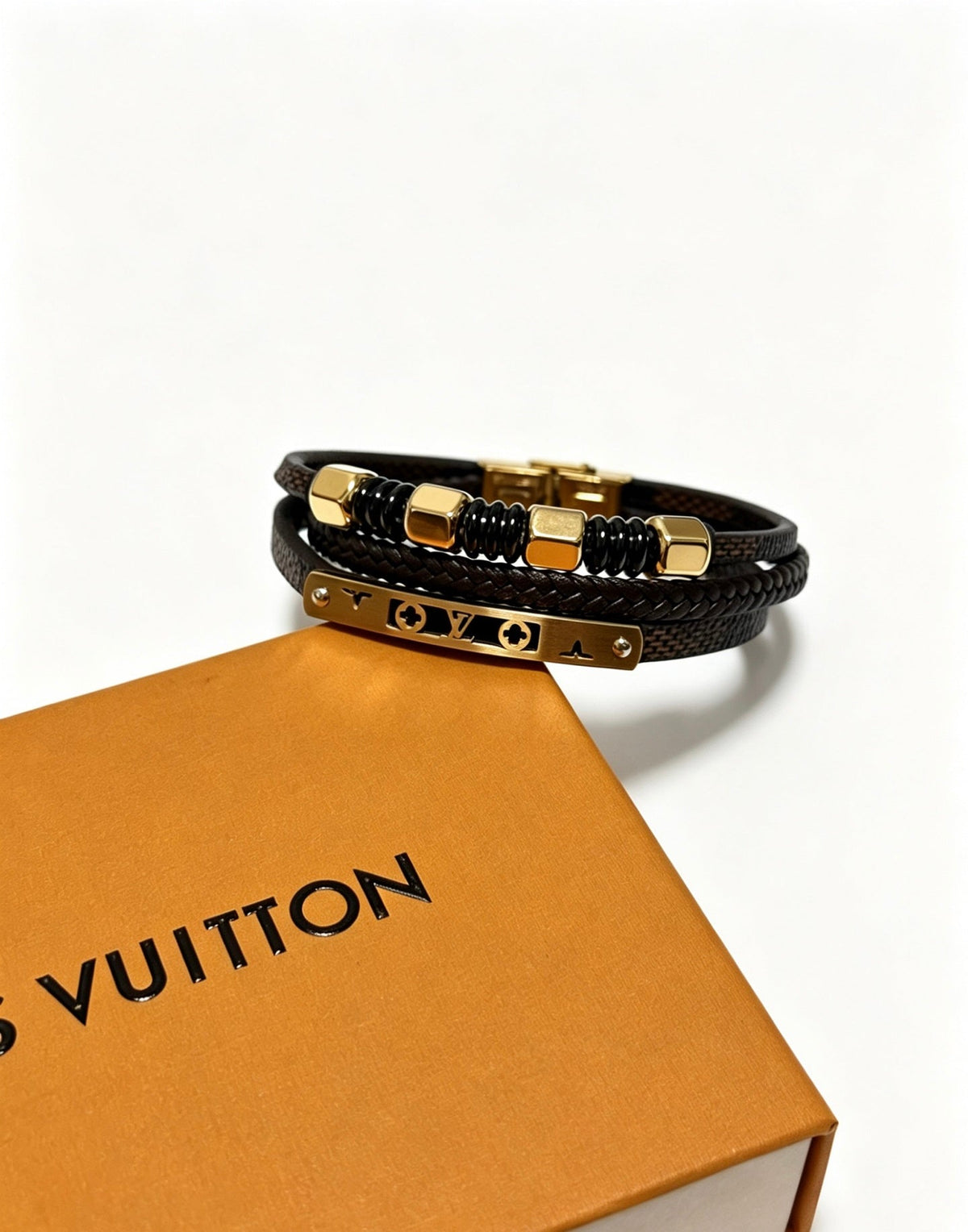 Martin Graham bangle in polished metal-tone – detail view