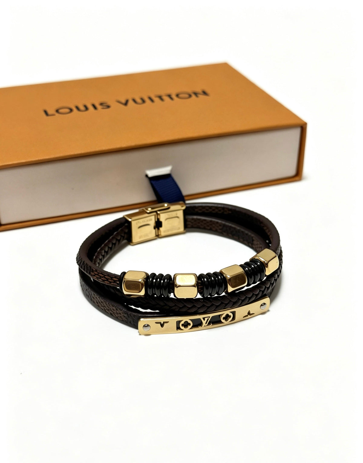 Martin Graham bangle in polished metal-tone – side detail