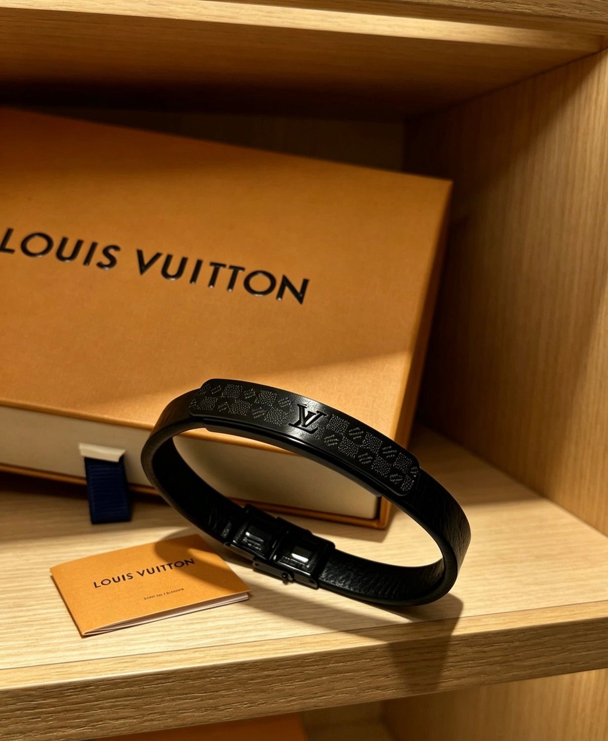 Martin Graham bangle in polished metal-tone – front product view