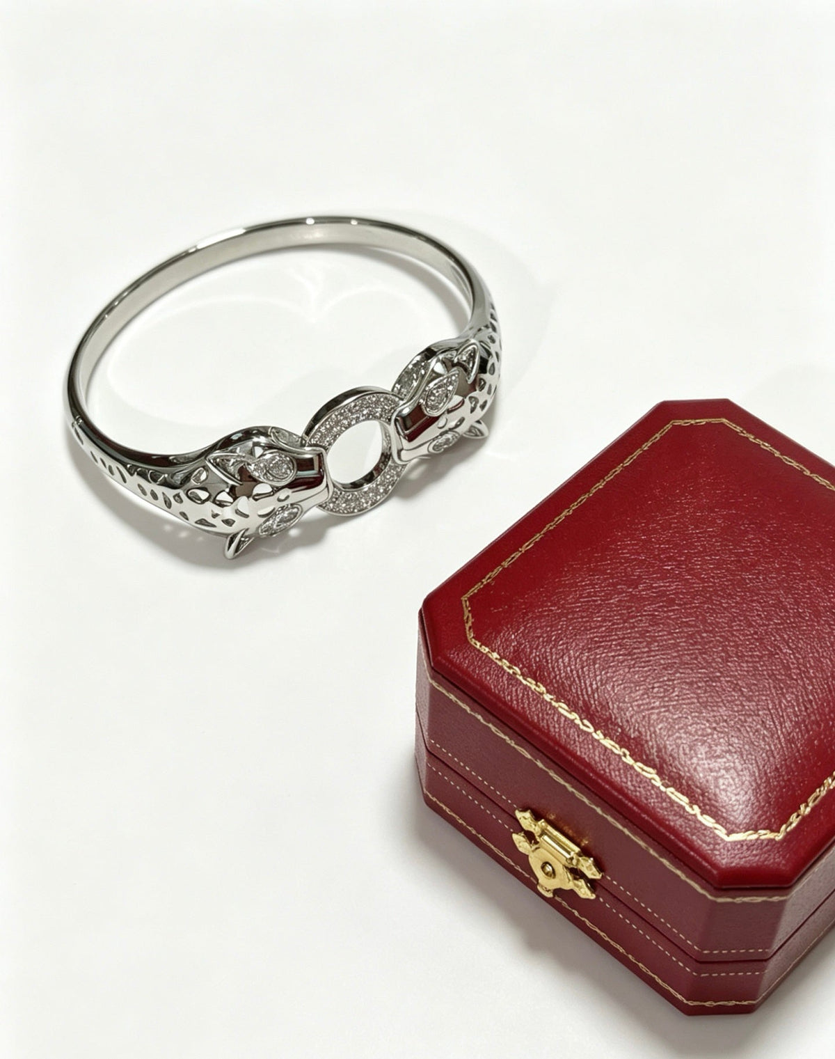 Martin Graham bracelet in polished metal-tone – detail view