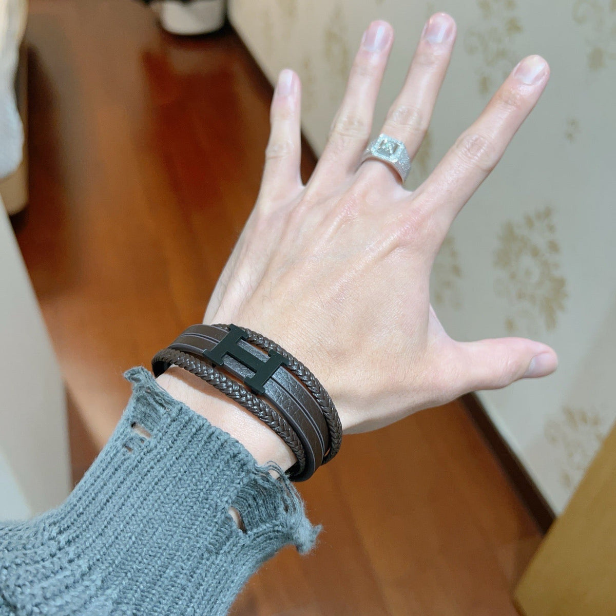 Martin Graham bangle in polished metal-tone – detail view