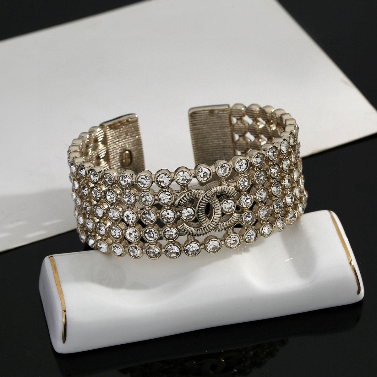 Martin Graham bangle in polished metal-tone – detail view