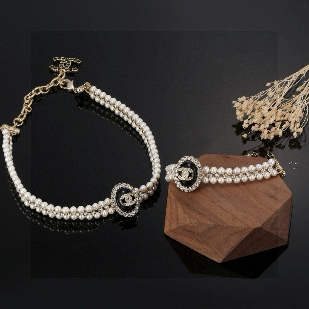Martin Graham bracelet in polished metal-tone – side detail