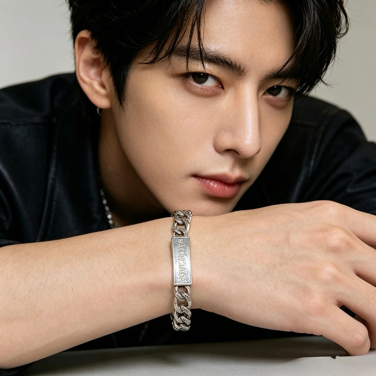 Martin Graham bracelet in polished metal-tone – detail view