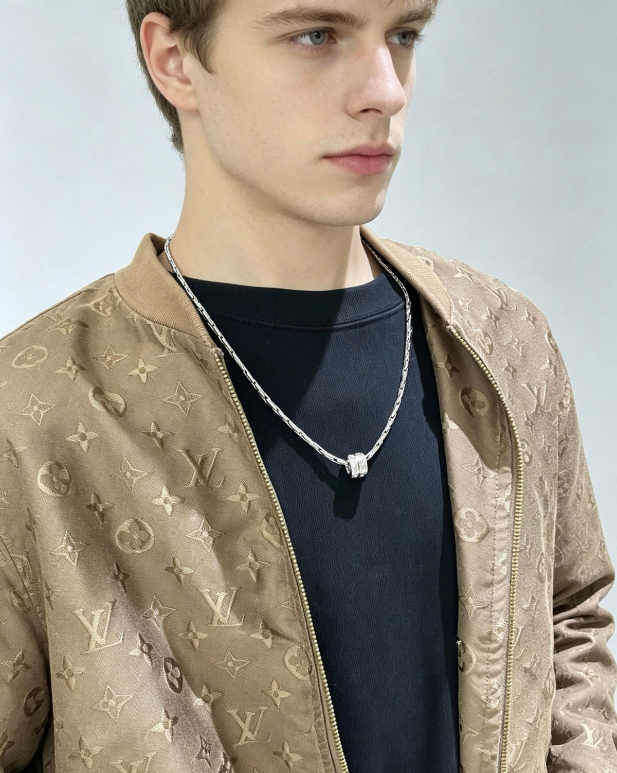 Martin Graham ring in polished metal-tone – detail view