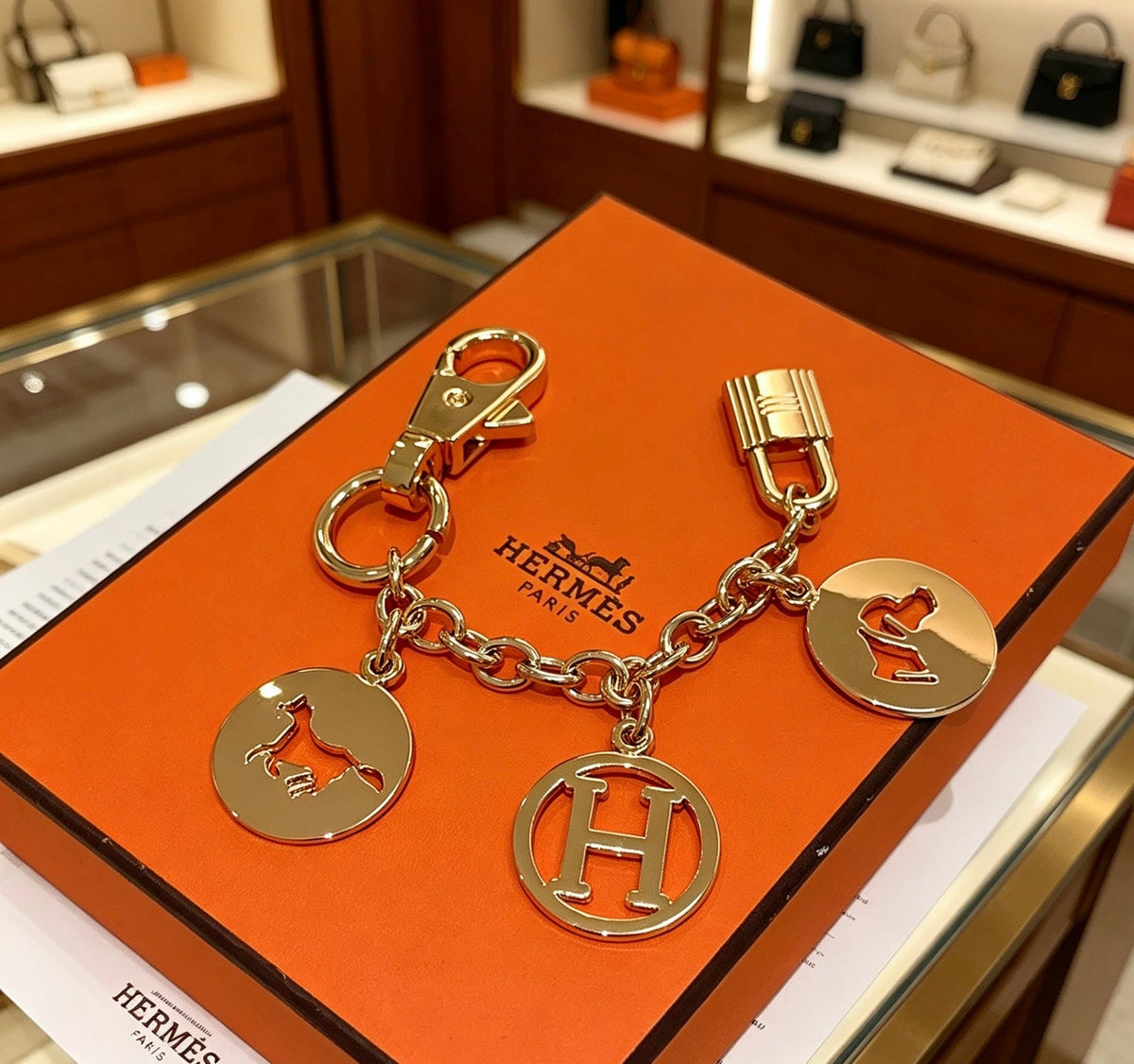 Martin Graham keychain in polished metal-tone – detail view