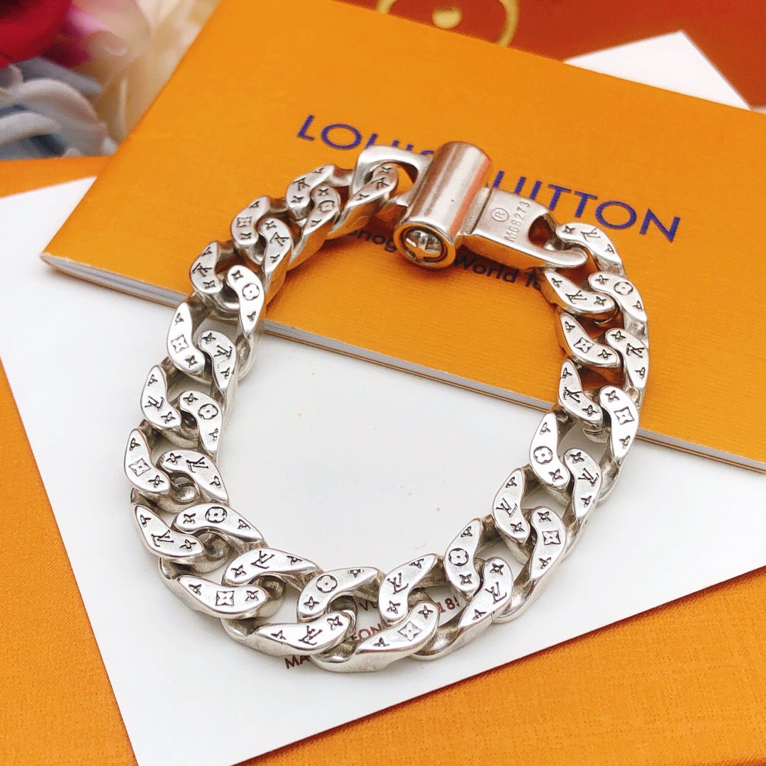 Martin Graham bracelet in polished metal-tone – side detail