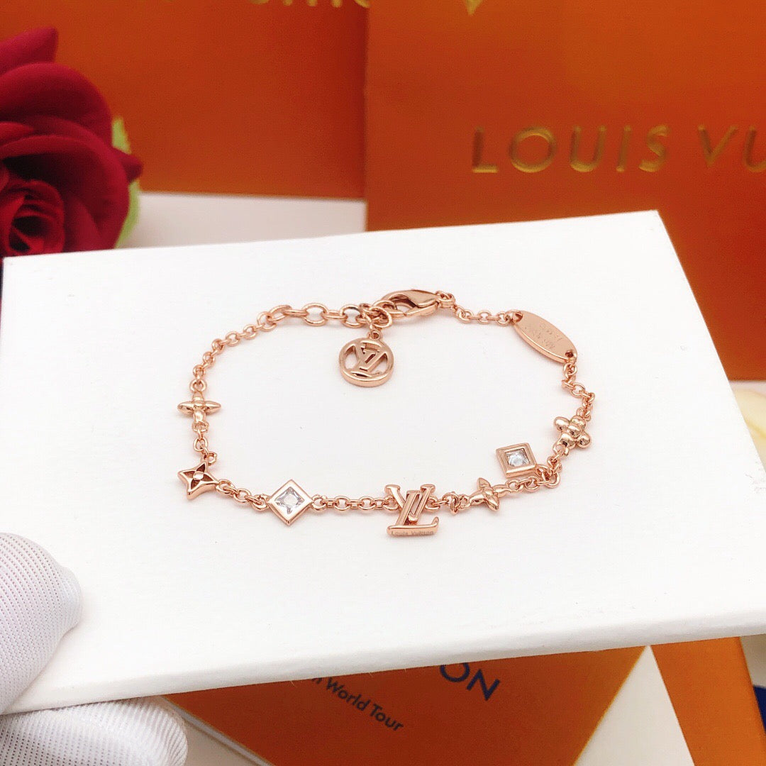 Martin Graham bracelet in polished metal-tone – detail view