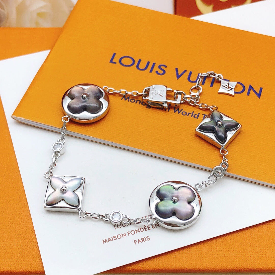 Martin Graham bracelet in polished metal-tone – side detail