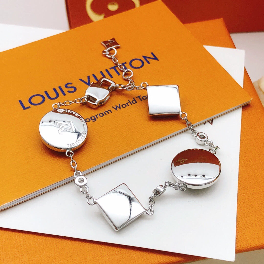 Martin Graham bracelet in polished metal-tone – detail view