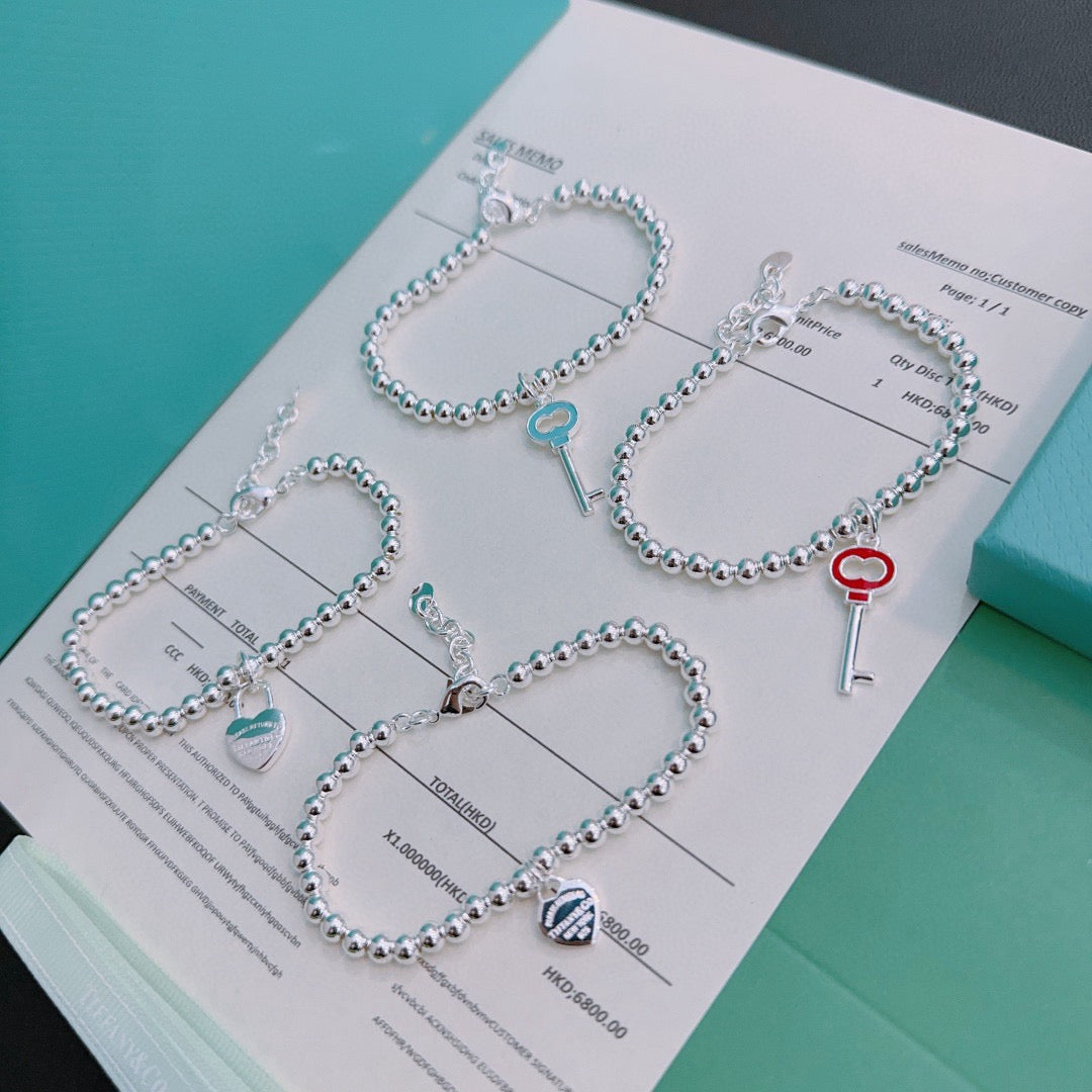 Martin Graham bracelet in polished metal-tone – detail view