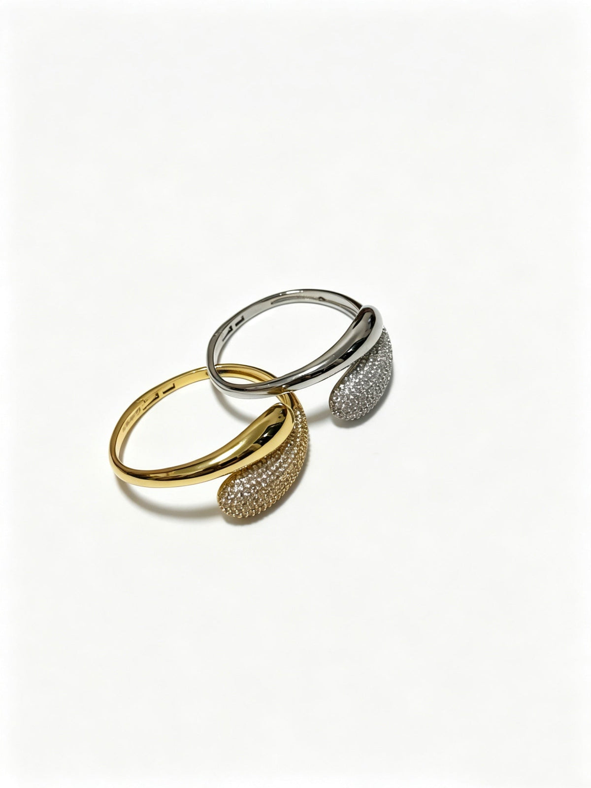 Martin Graham bracelet in polished metal-tone – side detail