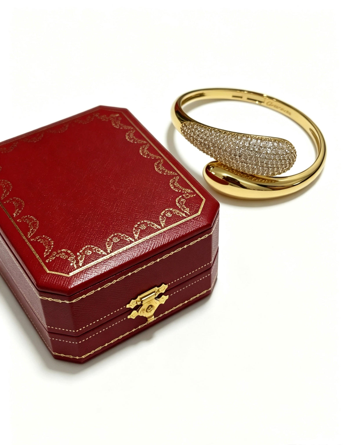 Martin Graham bracelet in polished metal-tone – detail view