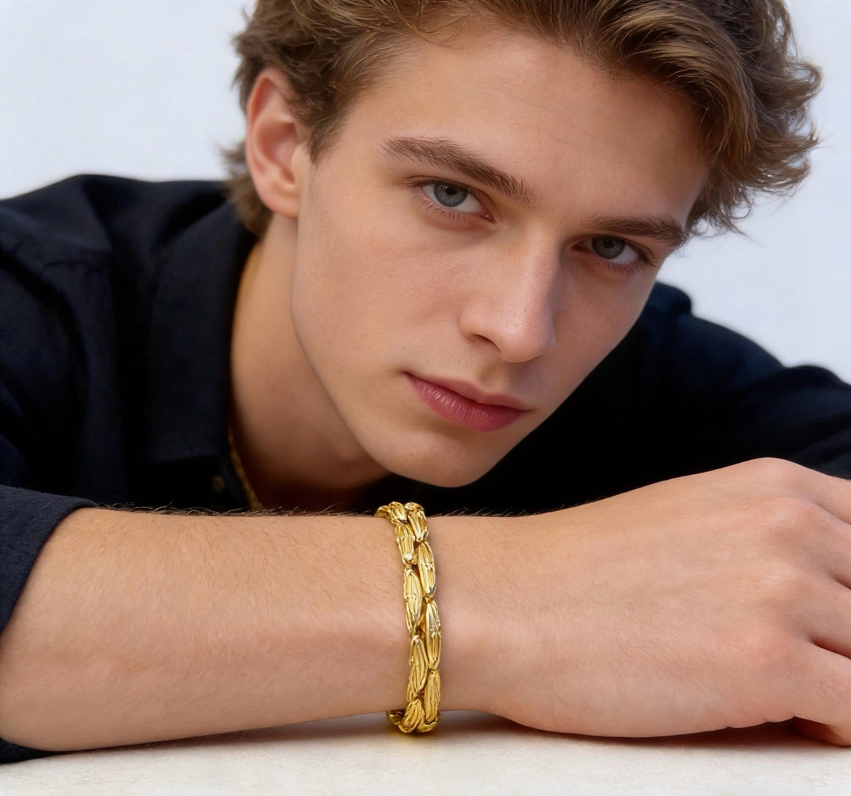 Martin Graham bracelet in polished metal-tone – detail view