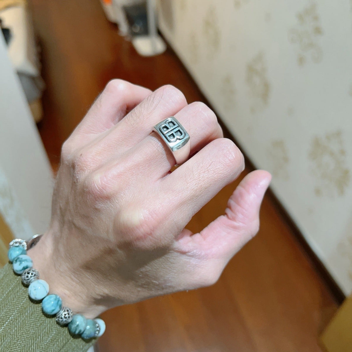 Martin Graham ring in polished metal-tone – detail view
