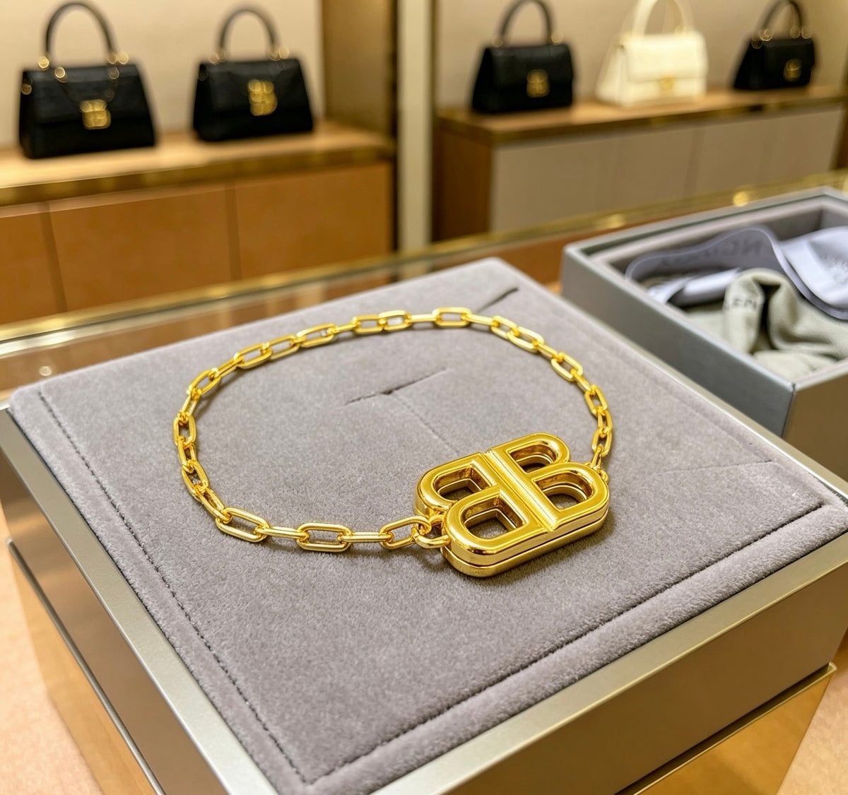Martin Graham bracelet in polished metal-tone – close-up detail