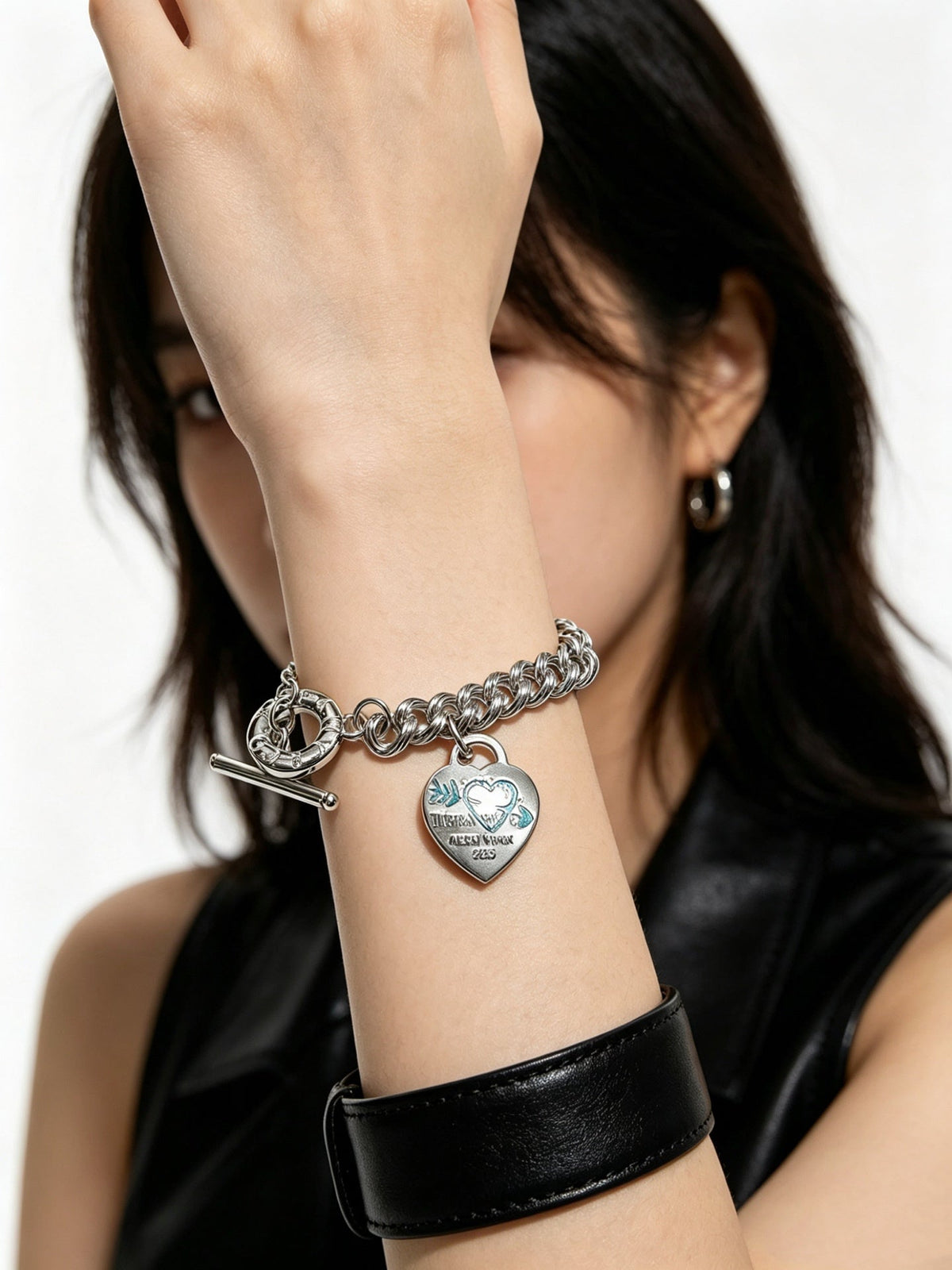Martin Graham bracelet in polished metal-tone – detail view