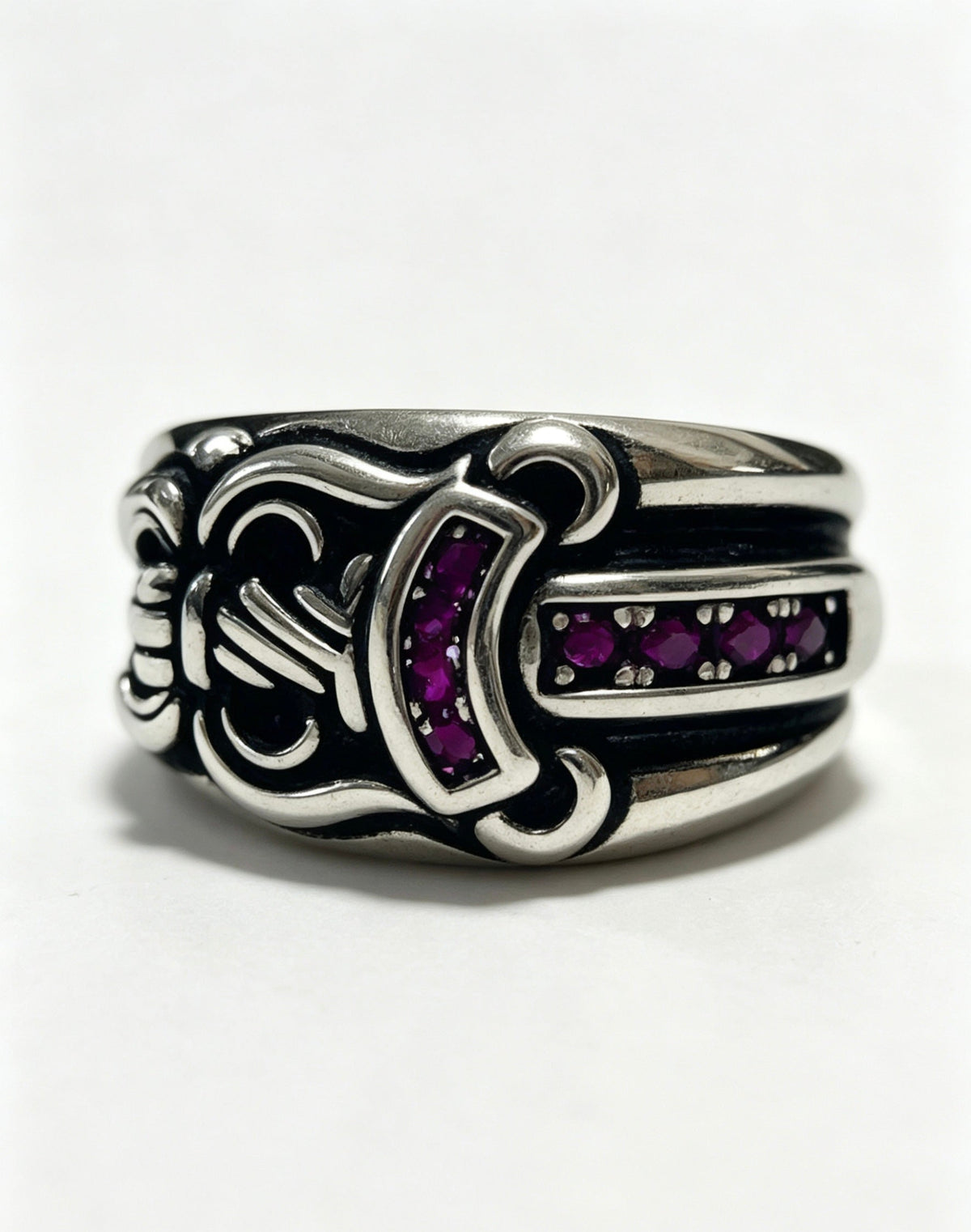 Martin Graham ring in polished metal-tone – close-up detail