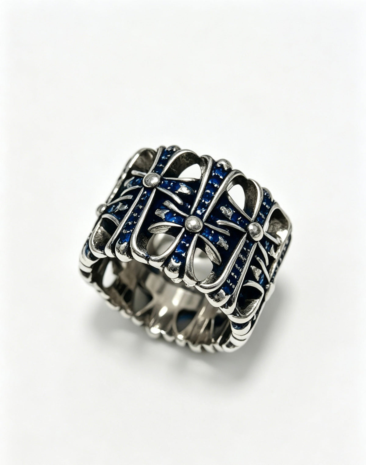 Martin Graham ring in polished metal-tone – detail view
