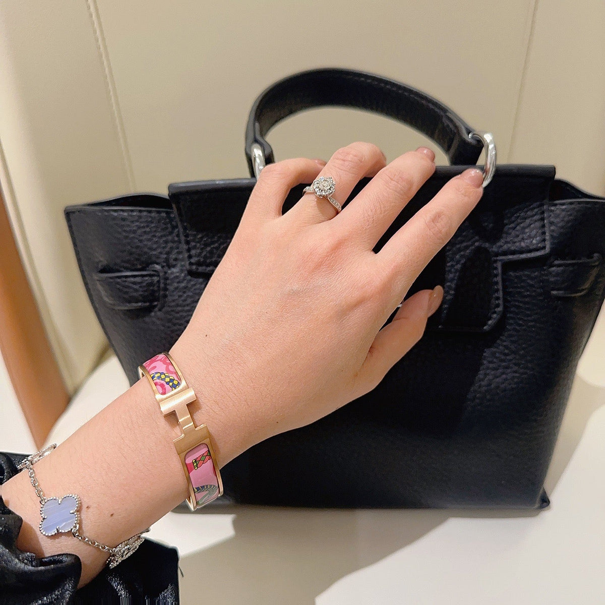 Martin Graham bangle in polished metal-tone – detail view