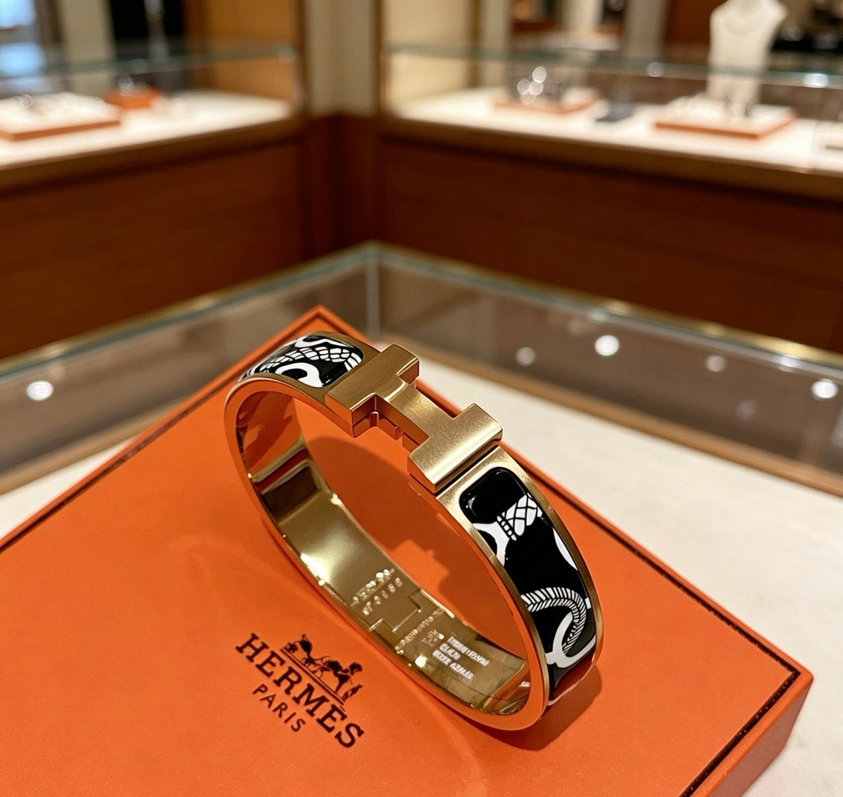Martin Graham bangle in polished metal-tone – front product view