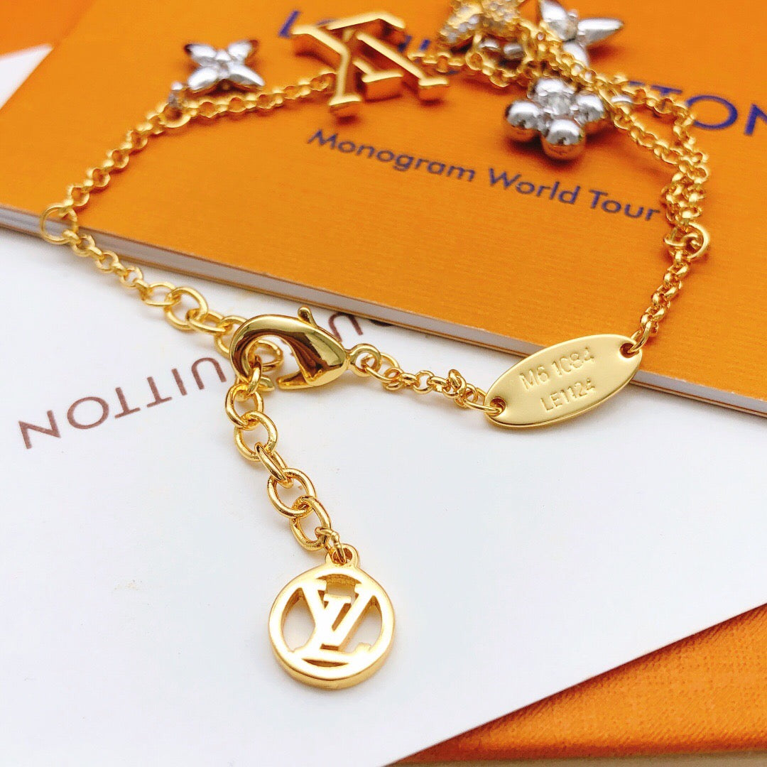 Martin Graham bracelet in polished metal-tone – detail view