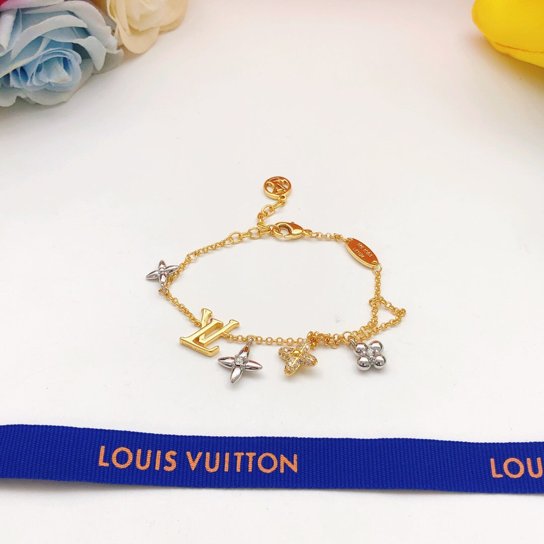 Martin Graham bracelet in polished metal-tone – side detail