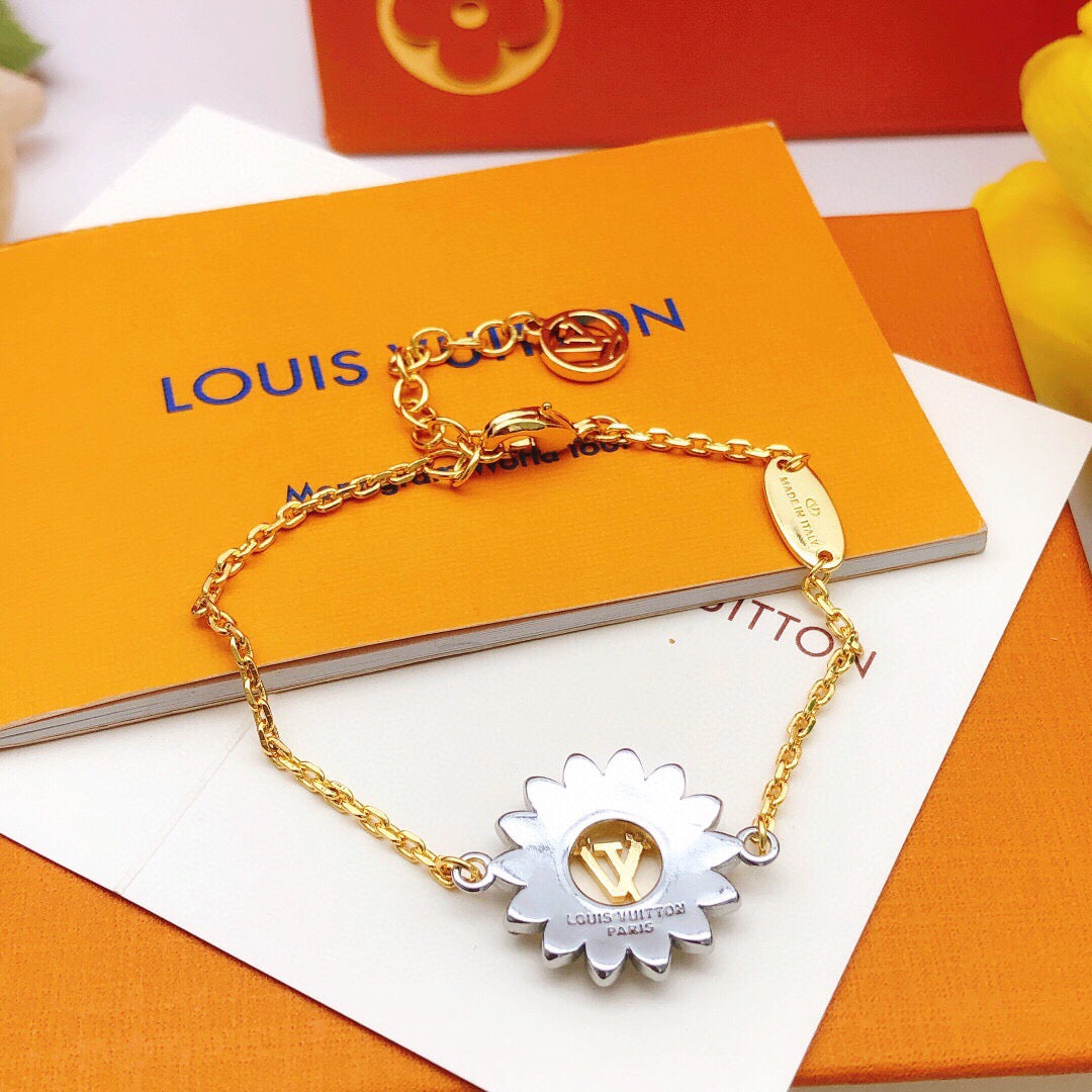 Martin Graham bracelet in polished metal-tone – side detail