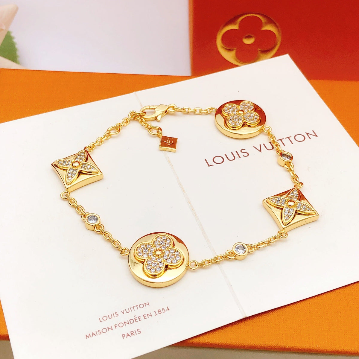 Martin Graham bracelet in polished metal-tone – close-up detail