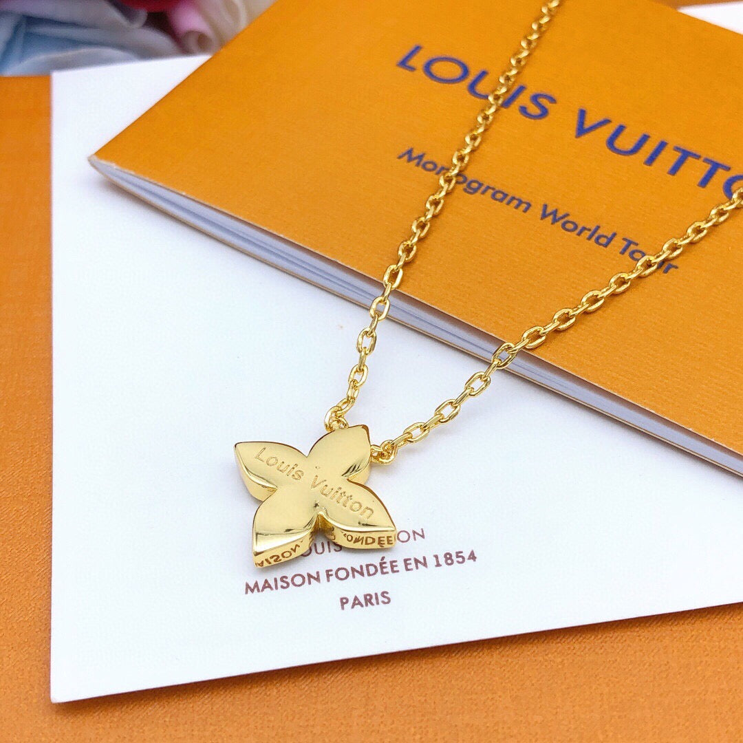 Martin Graham pendant necklace in polished metal-tone – side detail